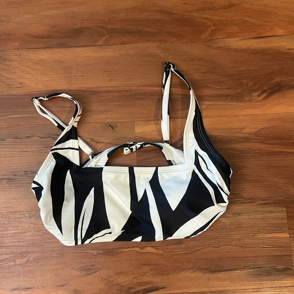 Women’s Swim top